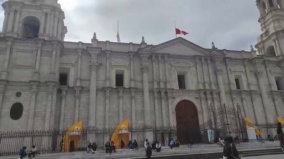 CORREO | Doble repique de campanas en Arequipa por la muerte del papa Francisco