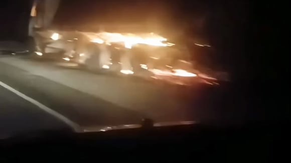 CORREO | Camión frigorífico se incendia en la Panamericana Sur, en Caravelí