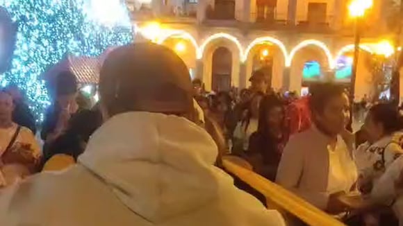 CORREO | Venezolanos celebran caída de dictador en Arequipa