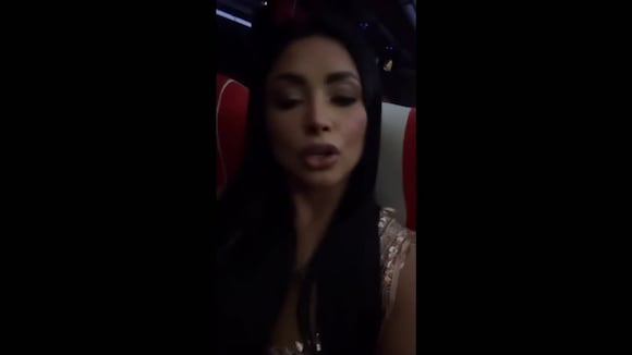 Pamela Franco, indignada, denuncia que le impidieron cantar en Trujillo: “Con policías y patrullas, muy raro esto”