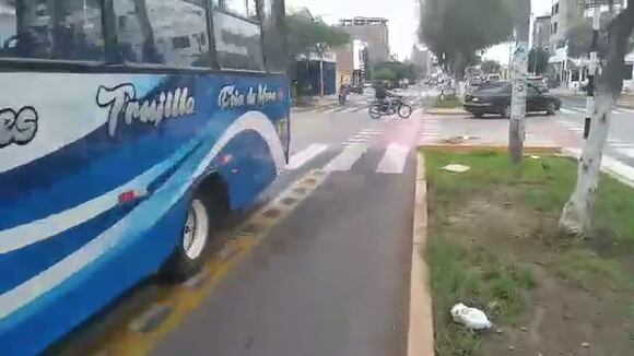 Desaparecen bolardos en Trujillo