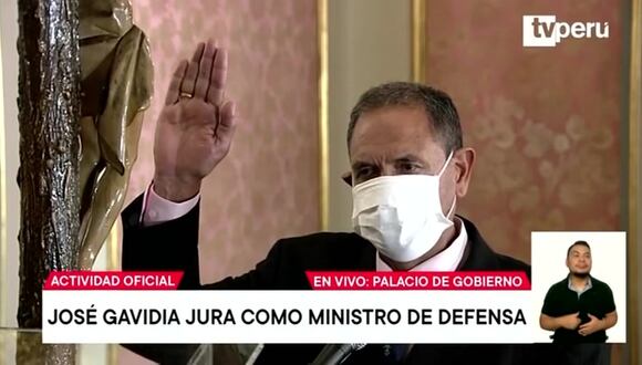 José Gavidia jura como ministro de Defensa