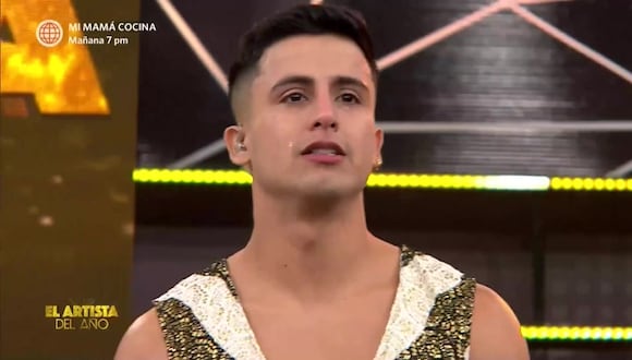 Elías llora en el artista del año