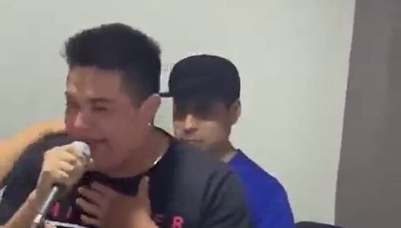 Leonard León desafina en show | CORREO