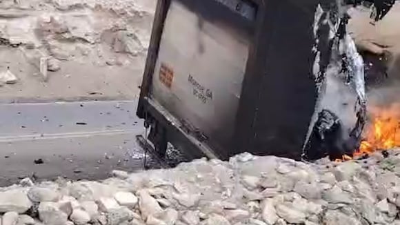 Correo | Tráiler cargado de plátano se incendia en Arequipa