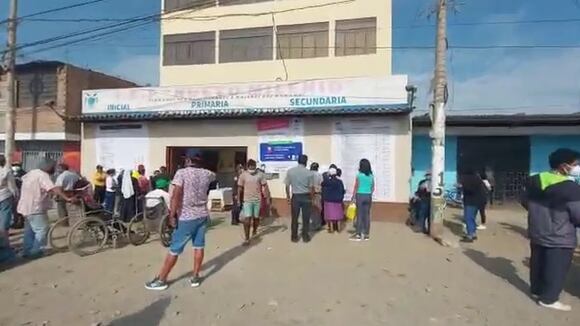 Personas con discapacidad sufren por retraso en instalación de mesas en El Milagro