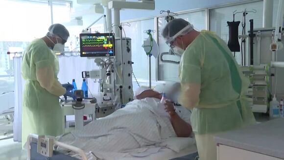 Enfermos de COVID-19 cada vez más jóvenes en un hospital alemán