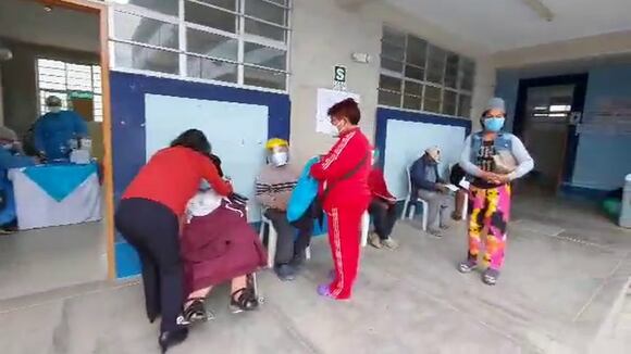 Vacunación contra el COVID-19 en El Milagro