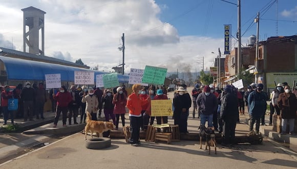 CORREO | Con quema de llantas pobladores bloquearon ingreso a penal de Huancayo