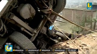 Niña fallece tras la caída de camión cisterna sobre su vivienda en Villa María del Triunfo (VIDEO)