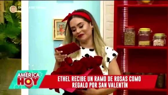 Ethel Pozo se emociona al recibir rosas de "pretendiente secreto"