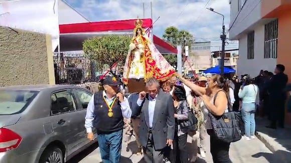 Extrabajadores de Cruz del Sur en devoción a la Virgen de Chapi