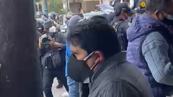 Keiko Fujimori llega a Cusco y realiza campaña en medio de protestas