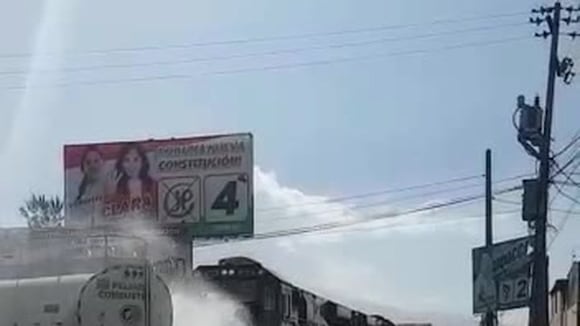 Choque de cisterna con tren en Arequipa