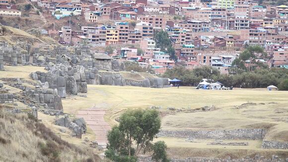 Transformers instala todo un campamento en Sacsayhuamán