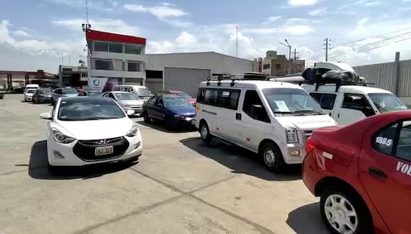 Paro de Transportistas: Conductores forman colas por hora y 30 minutos por GLP en Arequipa