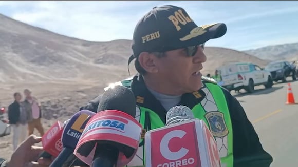 Seis muertos en volcadura de miniván en Arequipa