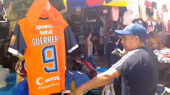 Camiseta de Guerrero se oferta en Trujillo