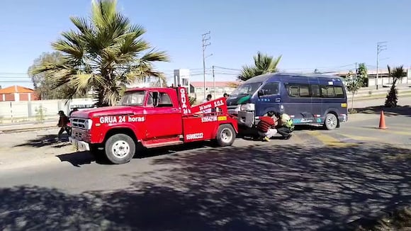 Cinco heridos a causa del despiste y choque de combi informal en Arequipa