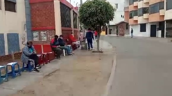 Trujillanos forman cola para primera Vacunatón