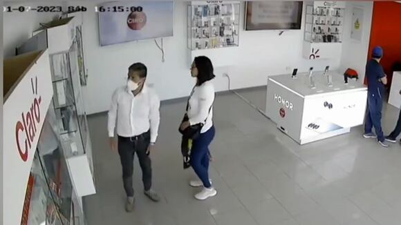 Robo en tienda de celulares