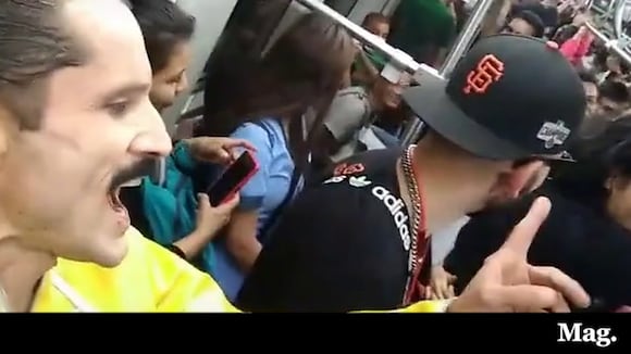 Video viral: imitador de 'Freddy Mercury' hace cantar a todas las personas en el tren eléctrico