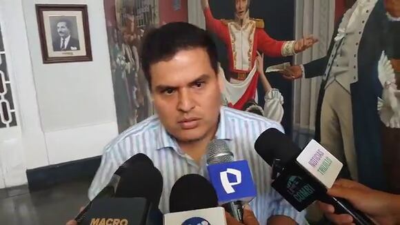 Congresista Diego Bazán pide renuncia del ministro del Interior