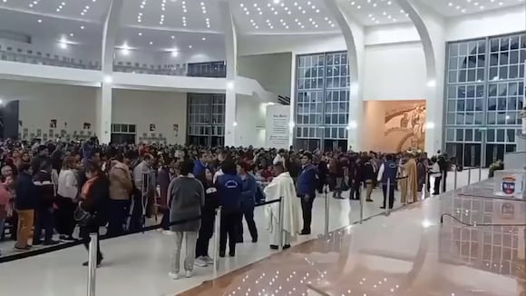 Miles de fieles celebran a la Virgen de Chapi en el Santuario de Polobaya en Arequipa