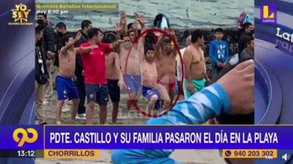 Pedro Castillo en la playa Agua Dulce