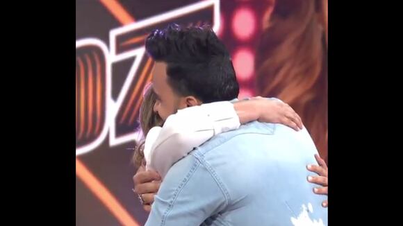 Adamari López se reencuentra con Luis Fonsi. (Video: Telemundo)