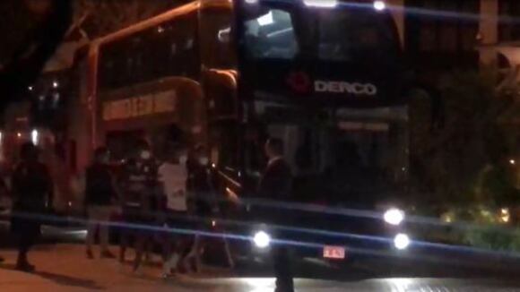 Sergio Peña en muletas tras entrenamiento en Videna. (Video: Romina Vega)