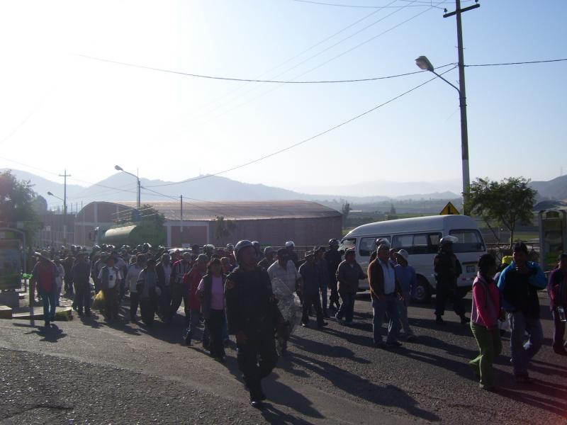 Padres del colegio Beethoven de Paucarpata marcharon hasta GRA