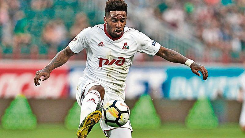 Jefferson Farfán da gran pase de taco en empate del Lokomotiv (VIDEO)