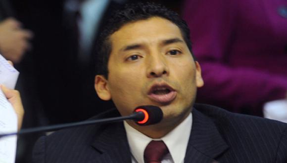 Apurímac: Congresista Reynaga interfiere en problema originado en Von Ketteler