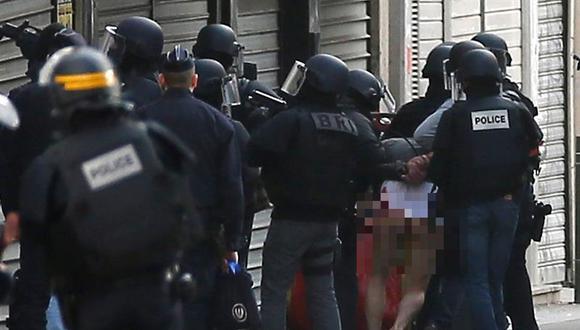 Francia: Uno de los terroristas detenidos en Saint Denis es ingresado en un hospital