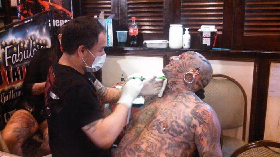 Llega a Huancayo el "hacedor" del hombre más tatuado del mundo 