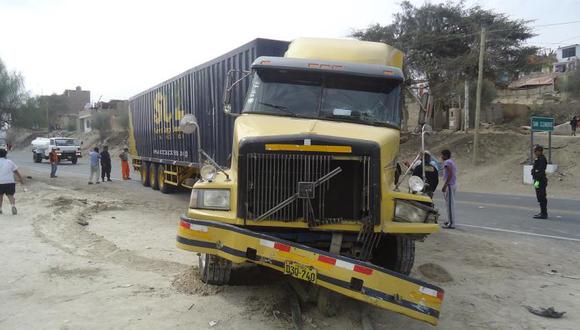 Más de 30 heridos tras choque de bus y trailer en el Callao