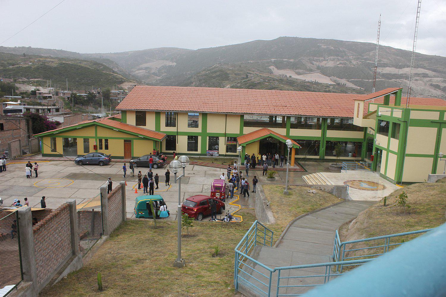 Improvisación en puesta en marcha de terminal de Totora