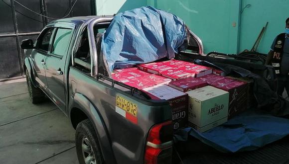 Incautan camioneta repleta de cajas de licores importados en la vía tacna-Tarata