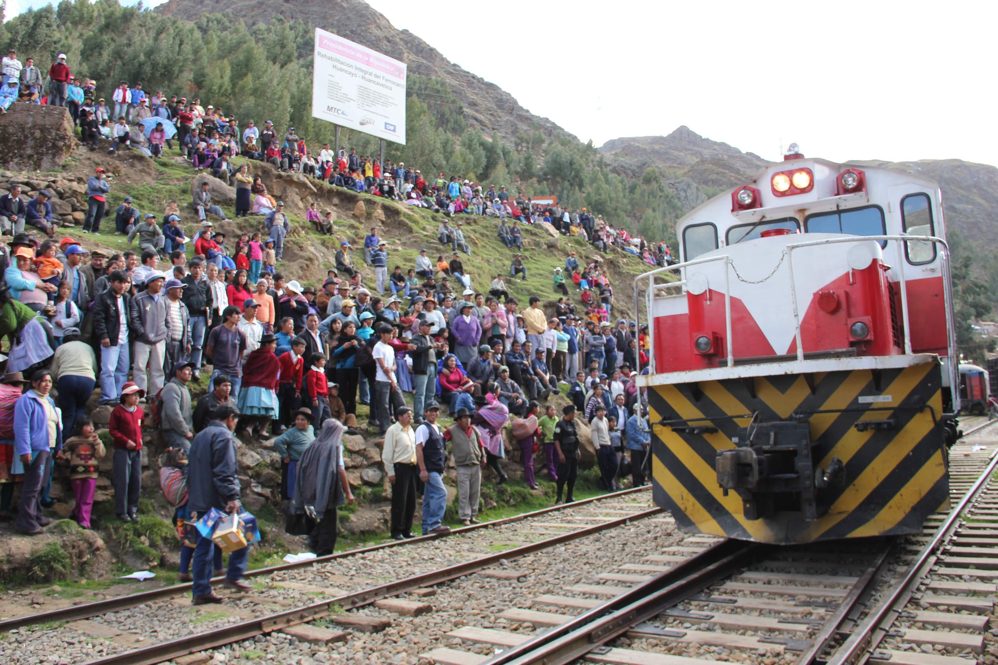 Bajan precios de pasajes en tren Lima - Huancayo