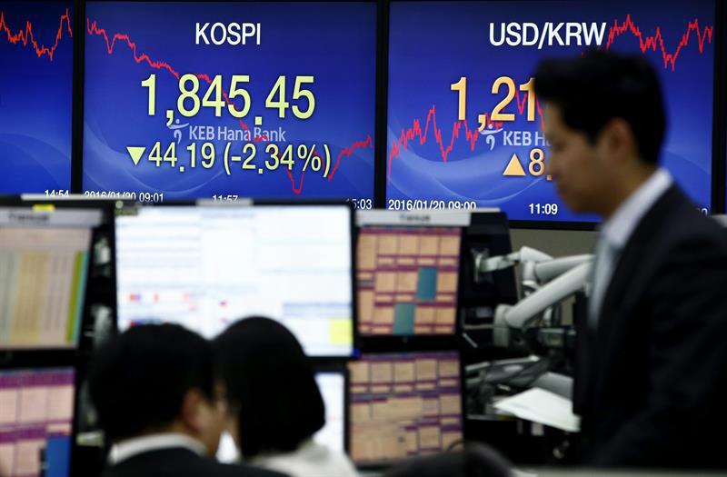 Las bolsas mundiales vuelven a caer por imparable descenso del petróleo