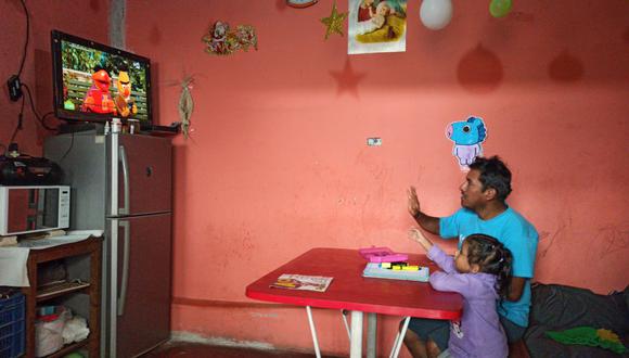 Miles de niños se conectan a las señales del Estado y canales privados por Aprendo en Casa. (Foto: Twitter)