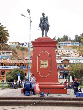 Atentan contra estatua de Mateo Pumacahua