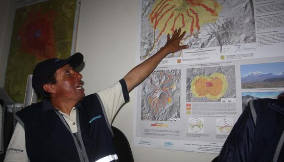 Piden se declare la alerta amarilla por fumarolas del volcán Sabancaya