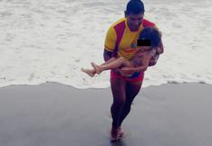 Tumbes: Salvavidas rescatan a una niña en playa El Bendito