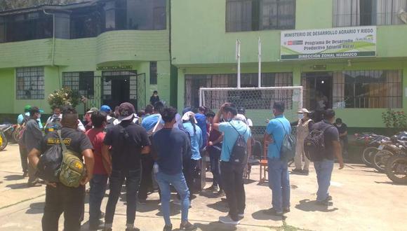 Moradores de Honoria reclaman ante la DRA-Huánuco/Foto: Correo