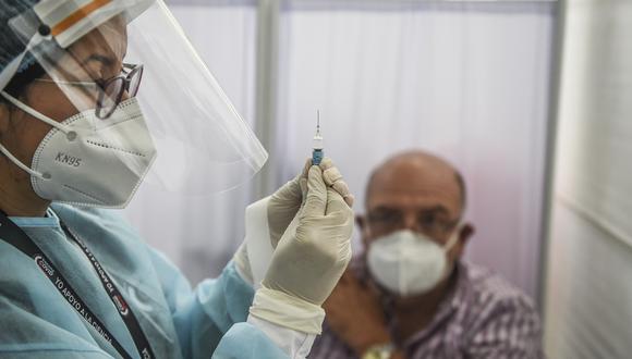 El anuncio de la llegada de dosis de la vacuna contra el COVID-19 fue realizado por el presidente Francisco Sagasti. (Foto: AFP)