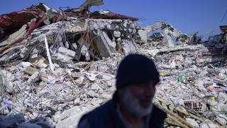 Familia siria muere en incendio tras sobrevivir al terremoto