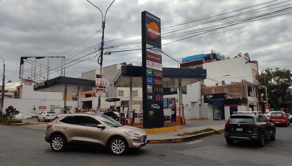 Estos son los costos de combustibles en la ciudad de Arequipa. (Foto: Nelly Hancco)