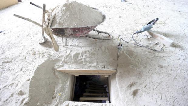 Aseguran que ​'El Chapo' Guzmán salió caminando y que versión del túnel es una farsa
